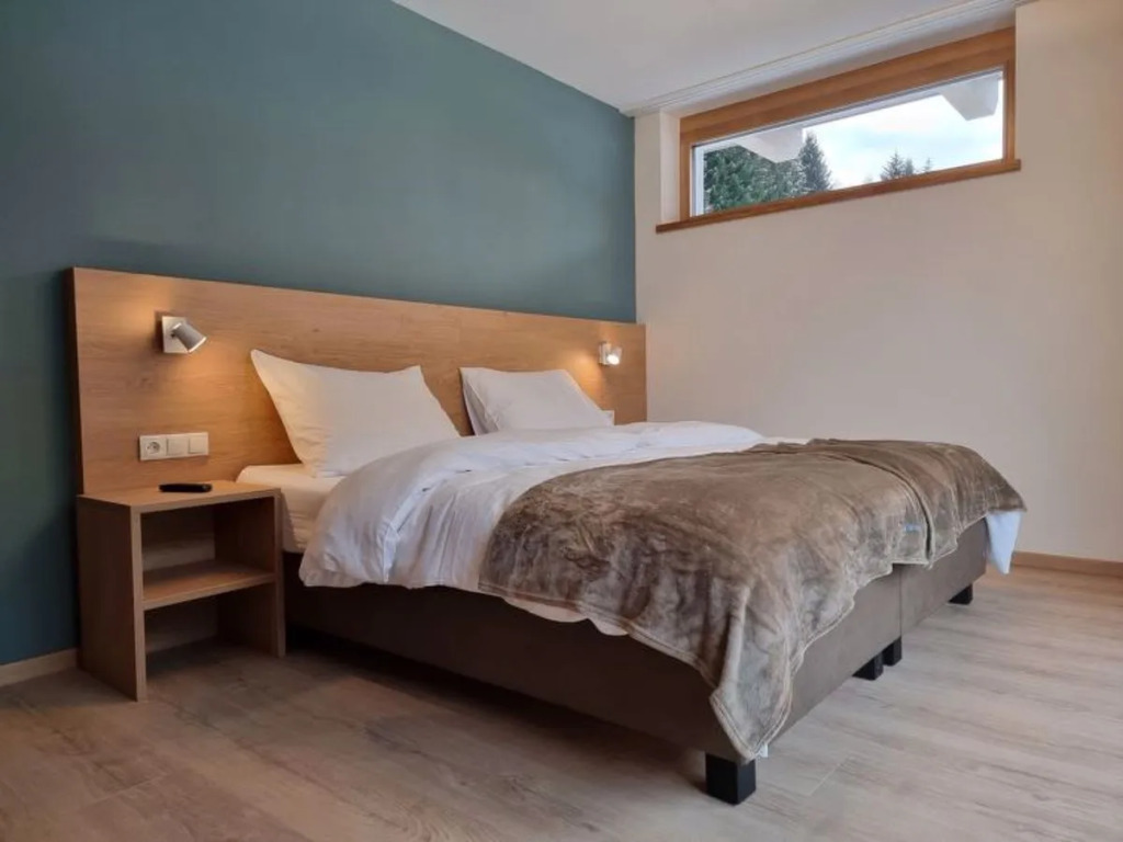 Apartment Top 2 See