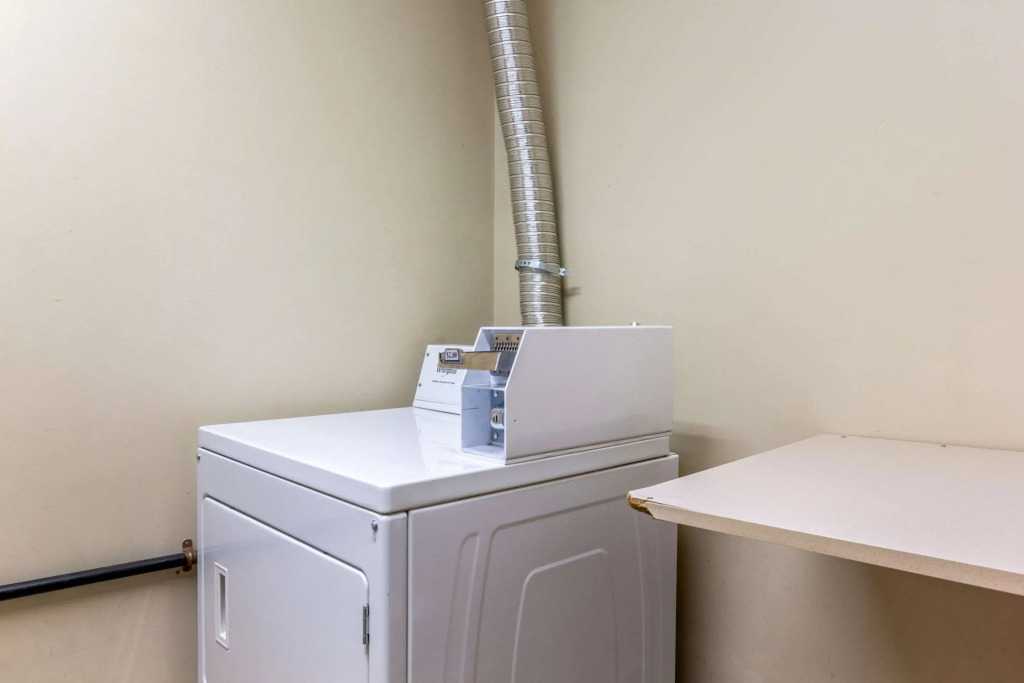 Econo Lodge Inn & Suites Evansville East