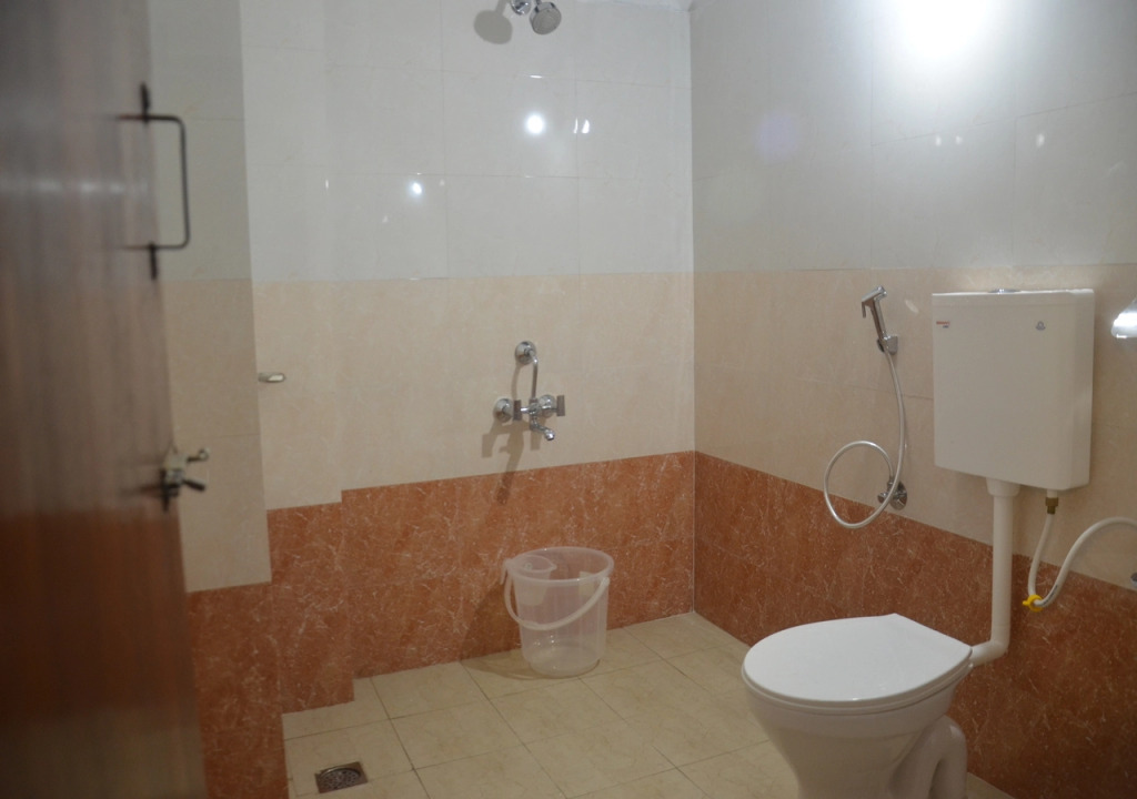 Easternwoods Hotel Raj