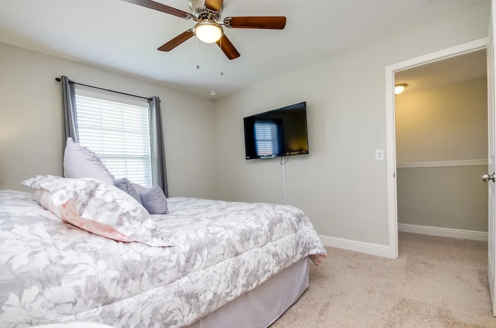 H5294 Ultimate 6 Bedroom 5 Bathroom Home With Pool