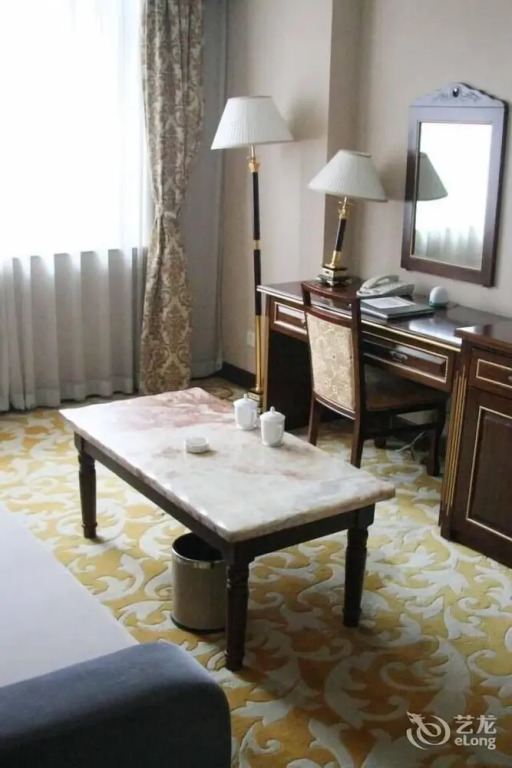 Royal Palace Hotel
