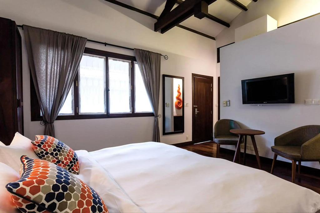 Отель Heritage Suites