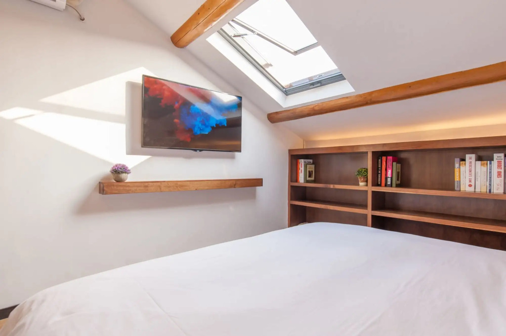 Hangzhou Backlighting Inn