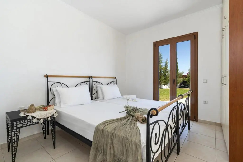 Sunny Kolympia Villa with Private Pool