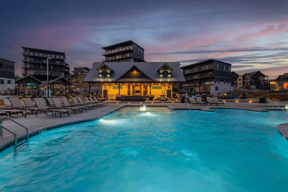 New Private Pool-6br-waterpark-mtn View-sleeps 18