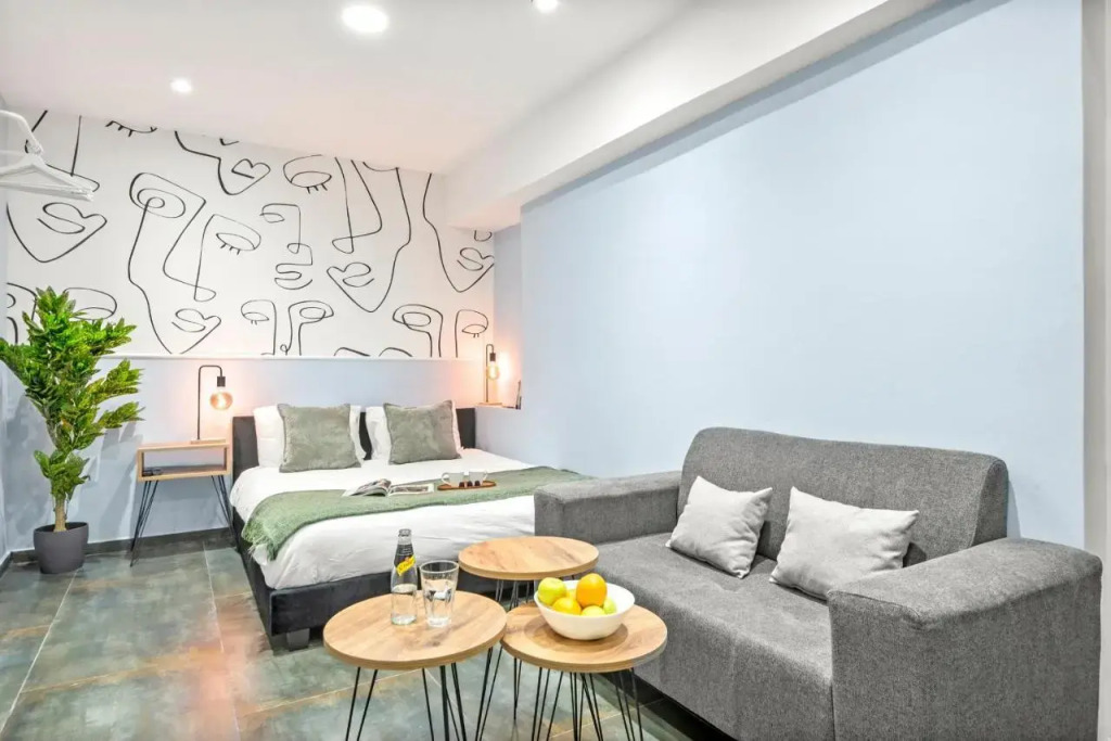 Cozy New Space City Center & steps from beach M7
