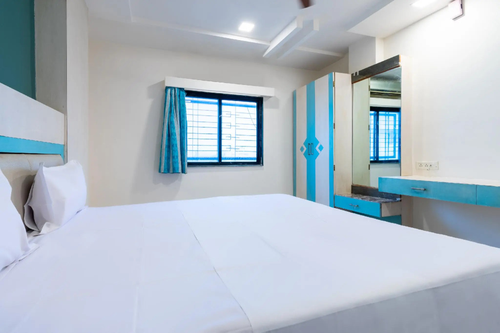 SPOT ON 42793 Hotel Gurukrupa