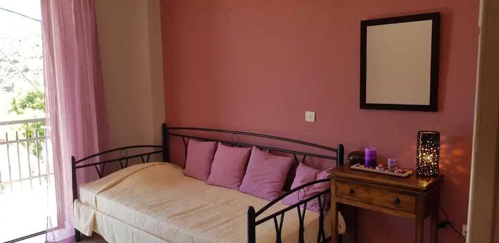 Niki "s apartment