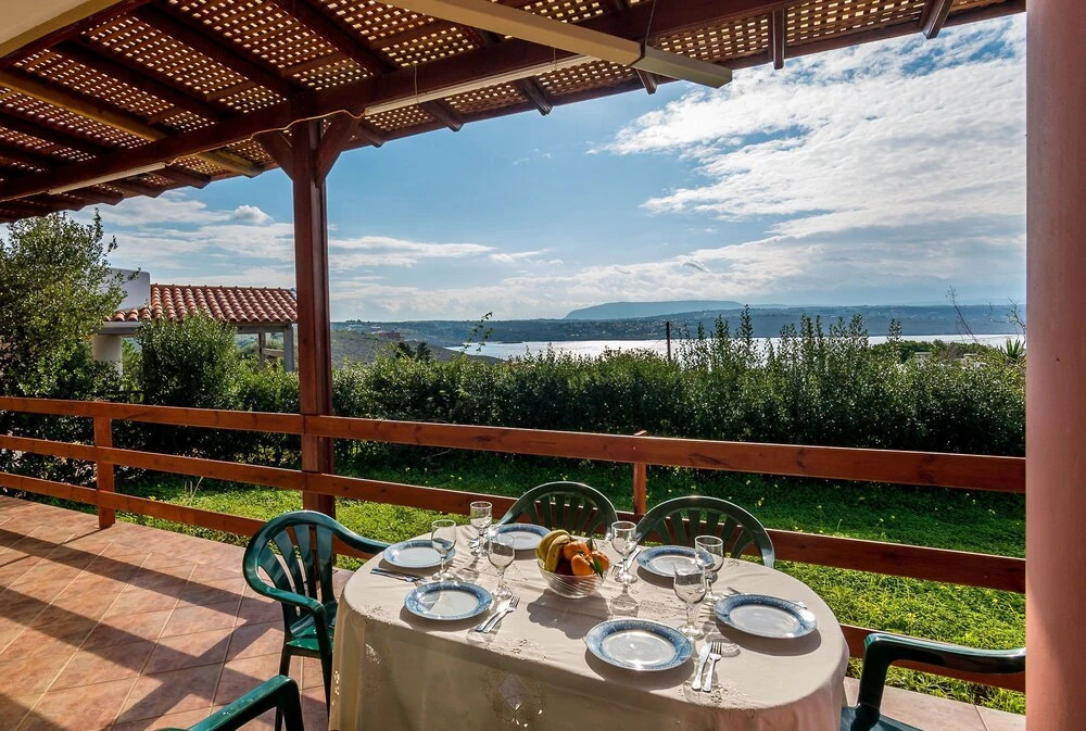 Villa Helen 200m from the beach in Tersanas BY APOKORONAS-VILLAS