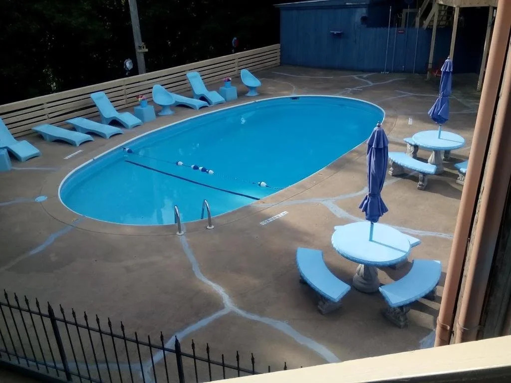 Mountain Country Motor Inn