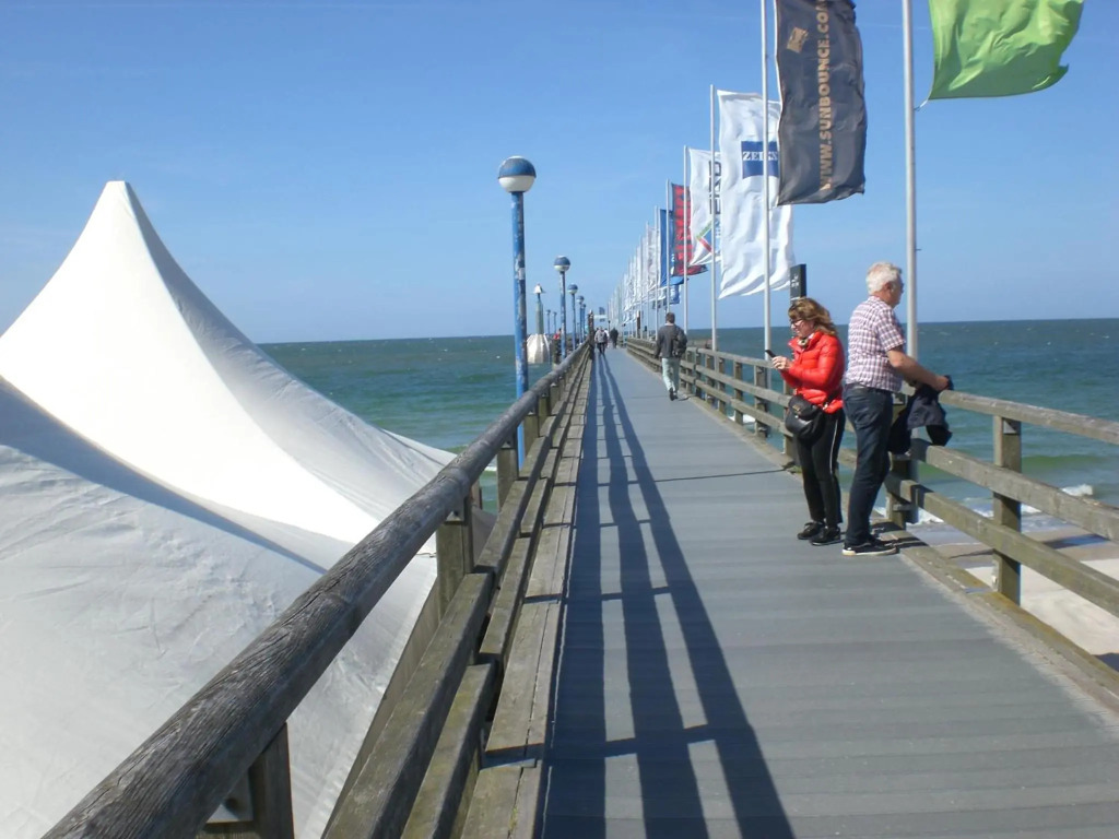 Achtern - Diek - am Strand