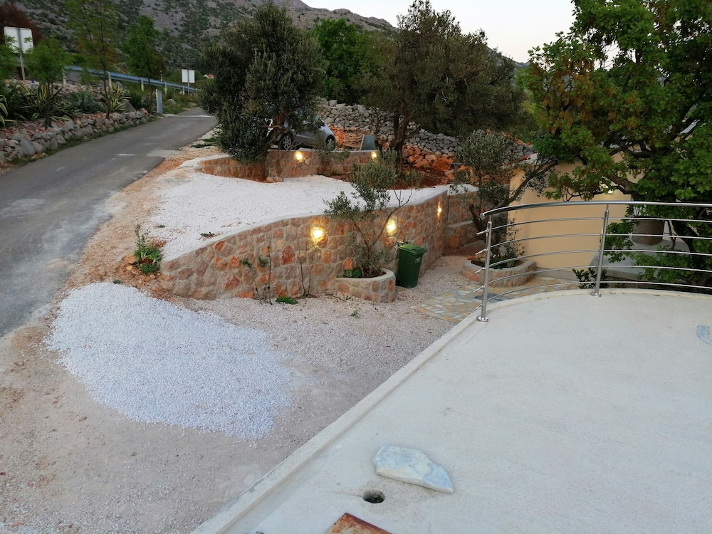House Anica