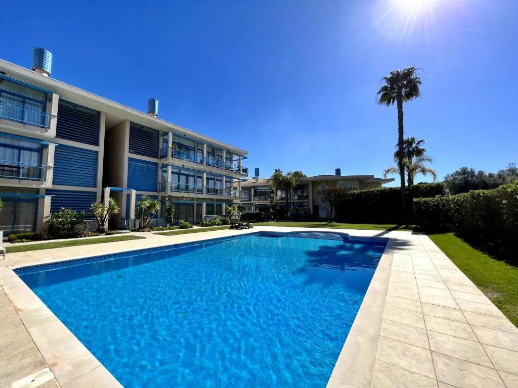 VILAMOURA PRESTIGE WITH POOL by HOMING