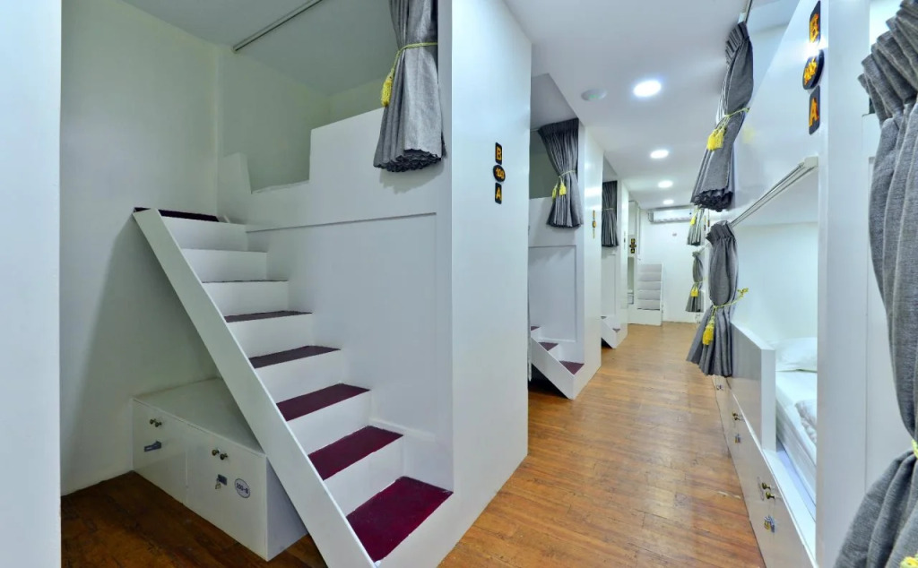 Backpacker Hostel - Adults Only