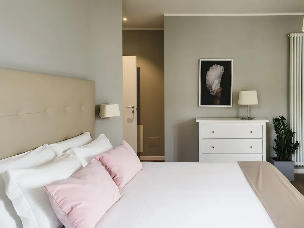 Rota Suites