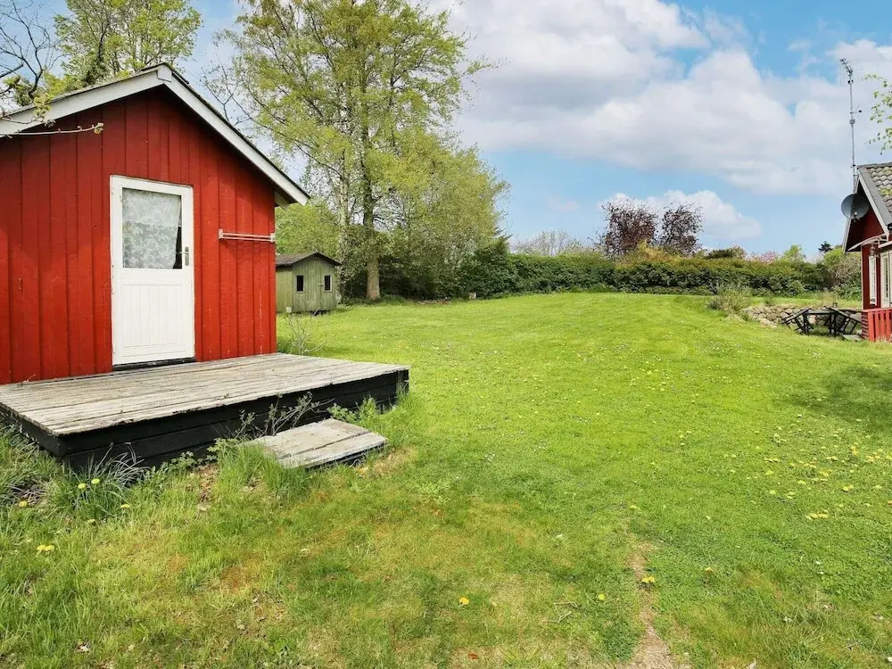 6 person holiday home in Dronningmølle