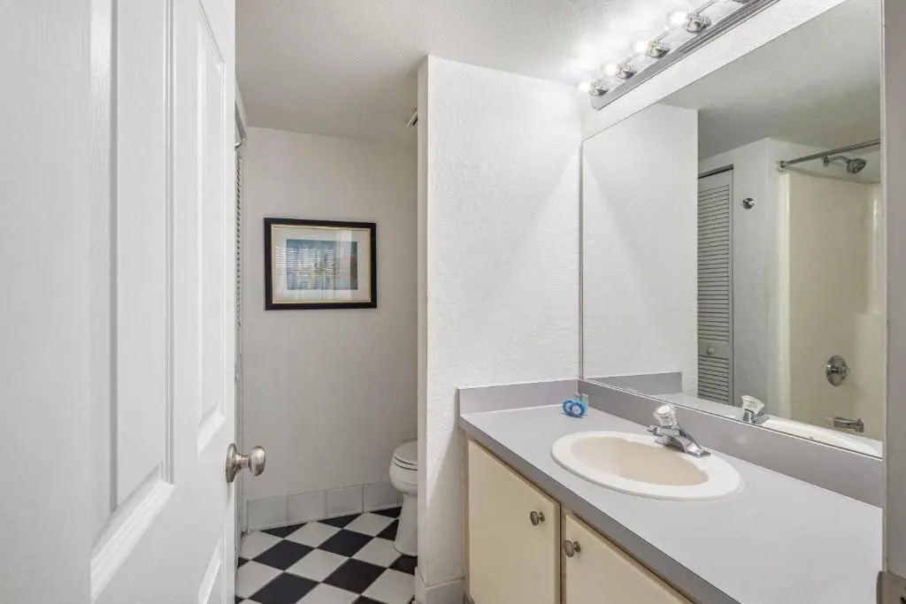 Tortuga Suite 301