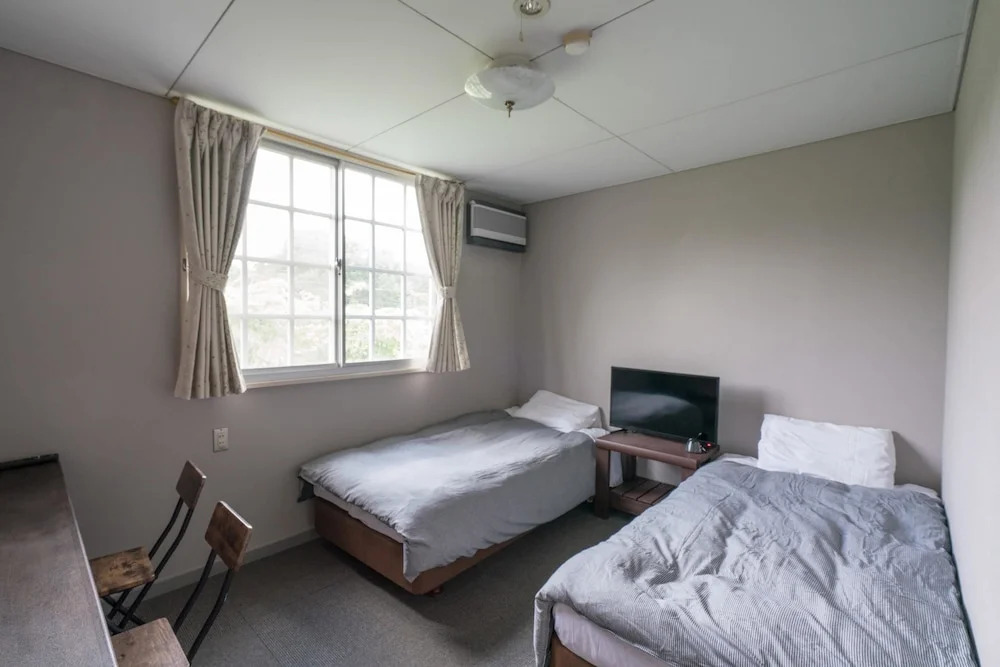 Guesthouse leaf
