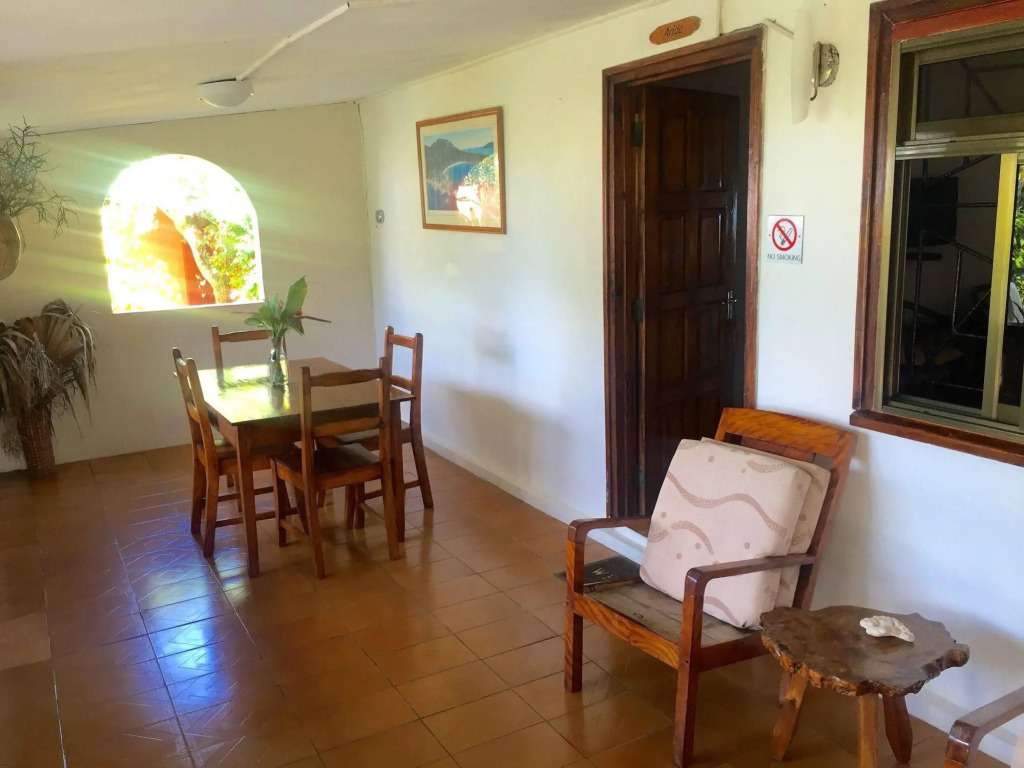 Amitie Chalets Praslin