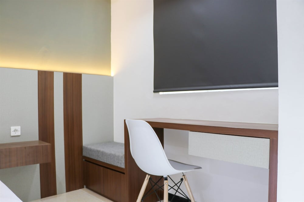 Homey And Comfort Stay Studio Room Maple Park Sunter Apartment