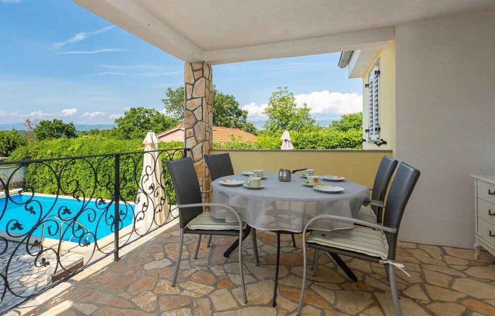 Beautiful Home in Njivice With Wifi and 3 Bedrooms