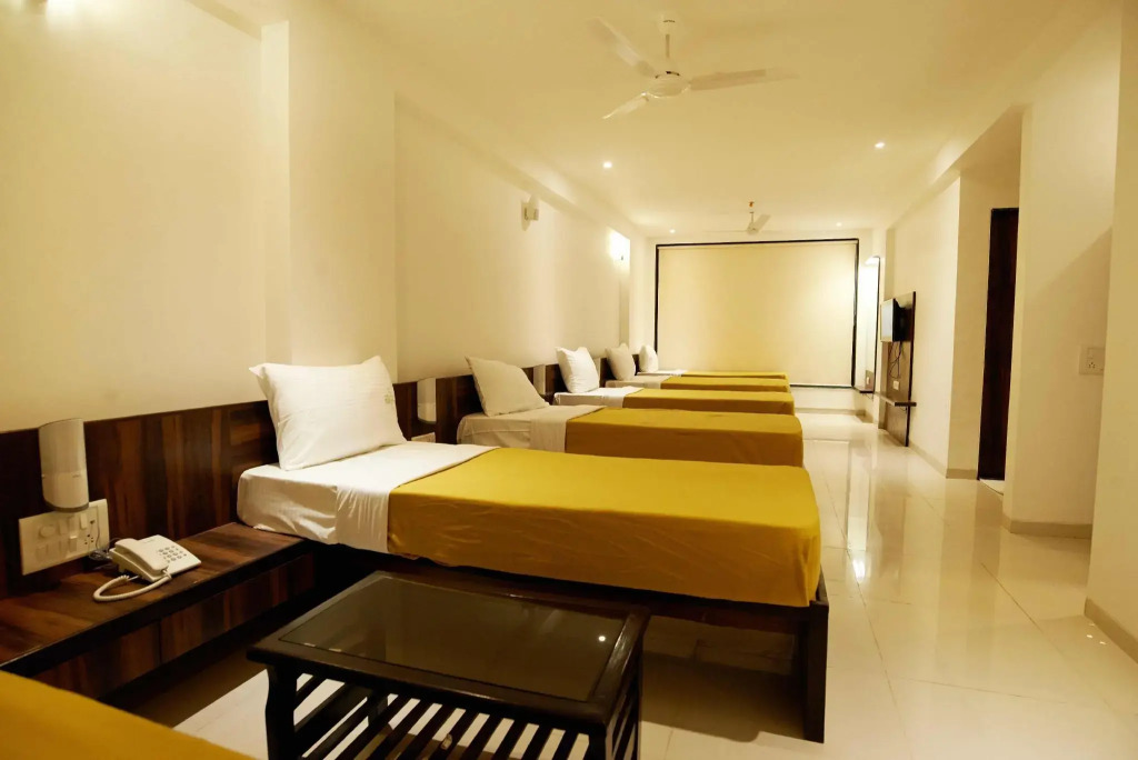 Hotel G-Square - Shirdi