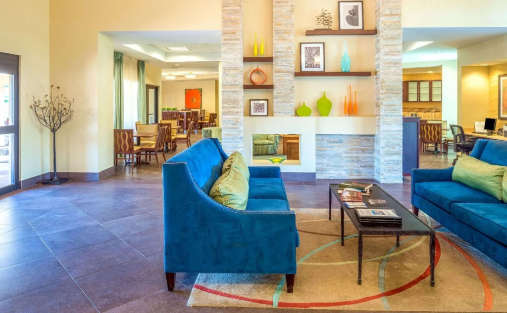 Days Inn and Suites Scottsdale