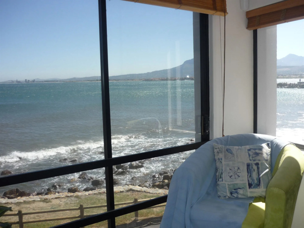 185 on BEACH Boutique Suites