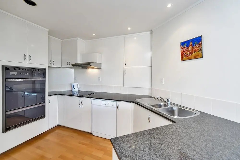 QV Lovely Parnell 2 Bedroom Apartment - 253