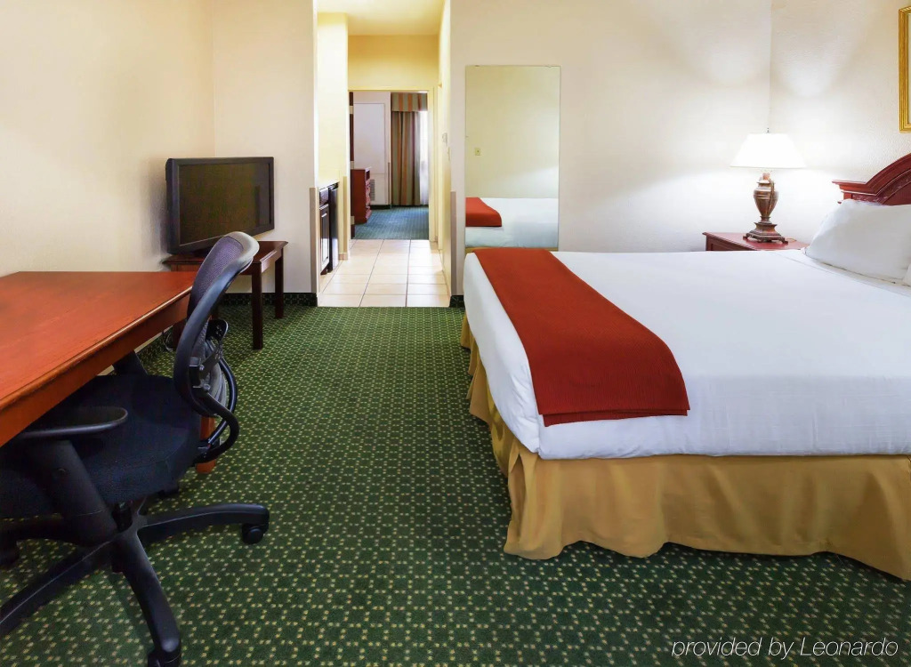 Four Points by Sheraton Dallas Arlington Entertainment District