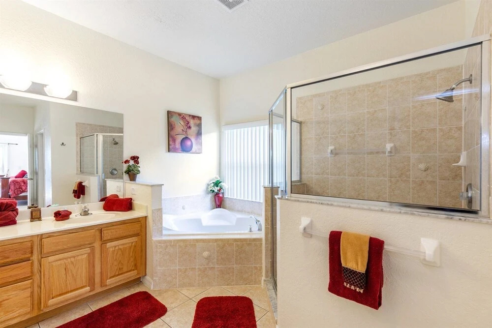Stunning 4 Bed Pool Villa Located Just Minutes From the Orlando Area Attractions - 405