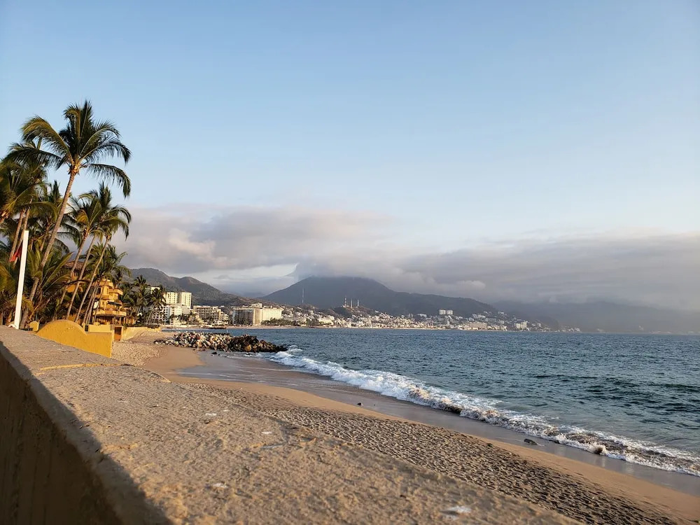 Villa Facing the Beach in a Large Terrace 7 Pools, Tennis Courts, 247 Security