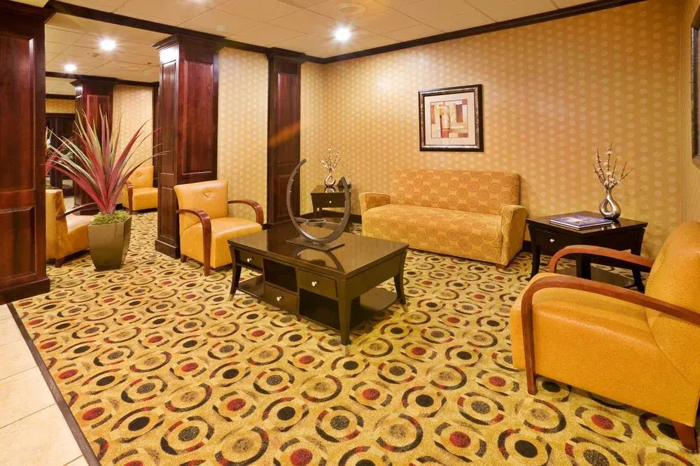Holiday Inn Express & Suites Denison North-Lake Texoma