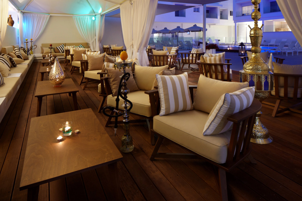 Melpo Antia Hotel & Suites