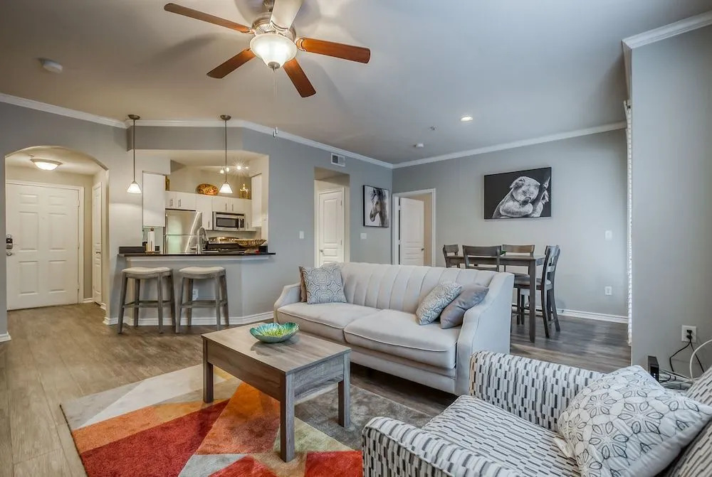 Modern Uptown Dallas Stay by Amyfinehouse