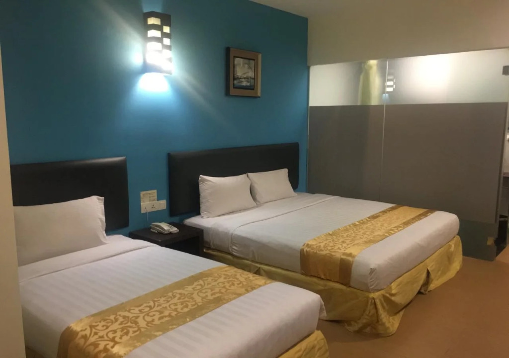 Eight Days Boutique Hotel - Impian Emas