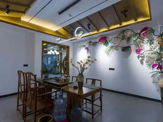 Wudang Sanshe Yuansu Hotel (Wudang Mountain Entrance Branch)