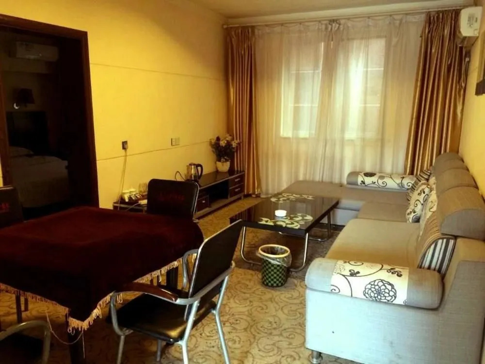 Xinyang Tianyi Express Hotel