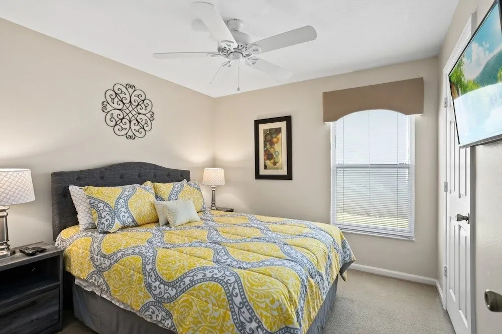 4 bed Single Level Home in Windsor Palms Sleeps 8