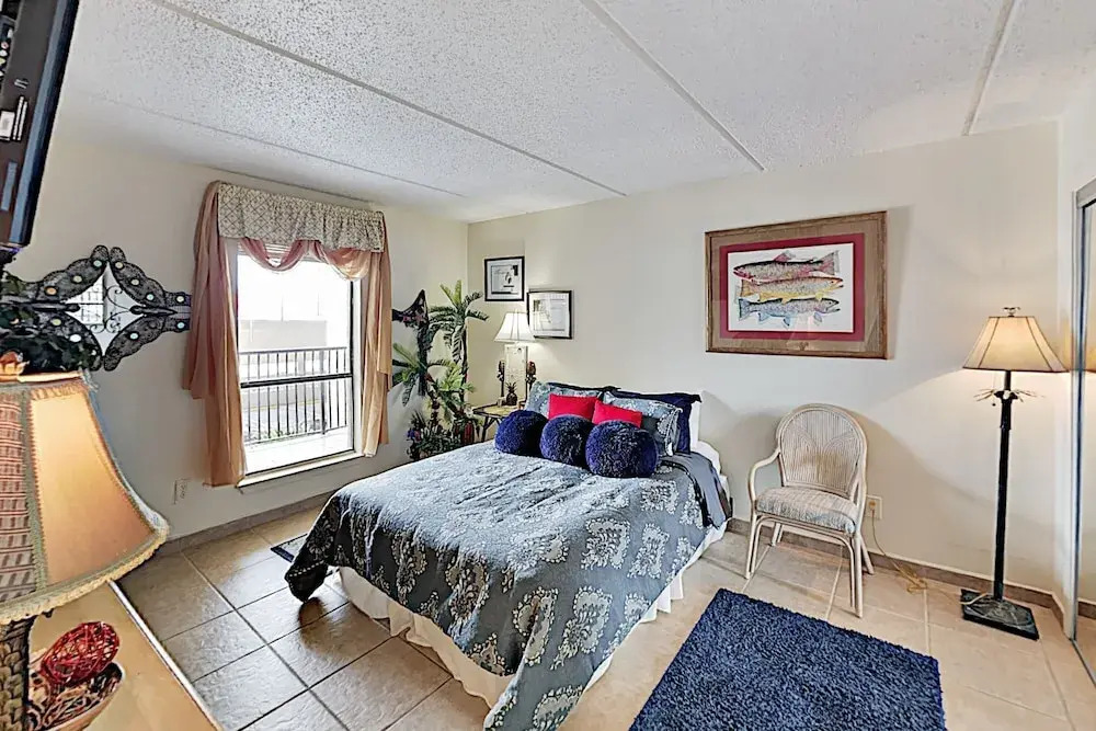New Listing! Gulf-front Gem, Sauna, Pools & Tennis 3 Bedroom Condo