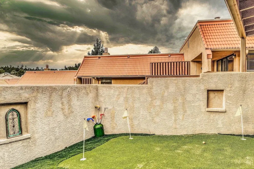 Villa Con Vista w/ Putting Green & Hot Tub