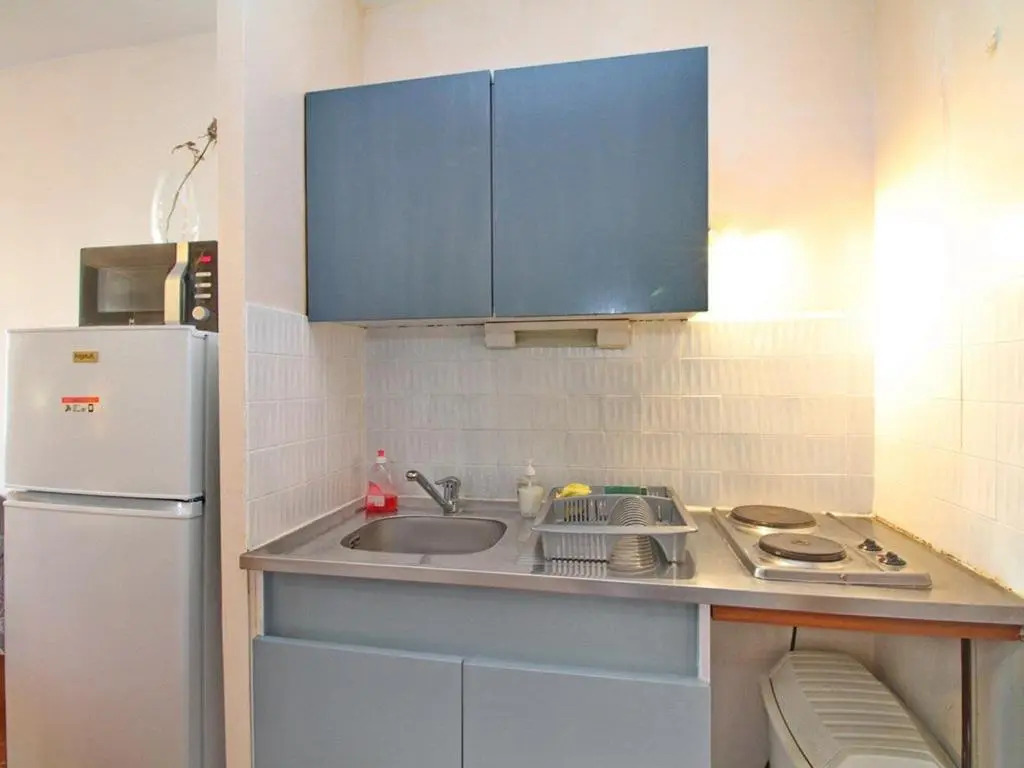 Appartement Balaruc-les-Bains, 1 pièce, 2 personnes - FR-1-553-53
