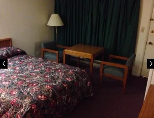 Super 9 Motel