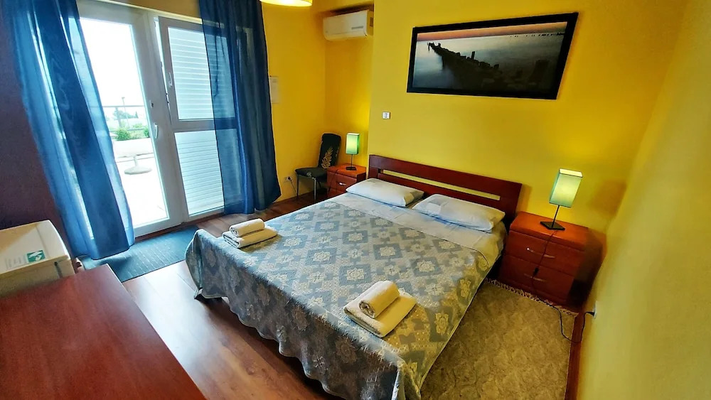 Apartments and Rooms Vila Irma