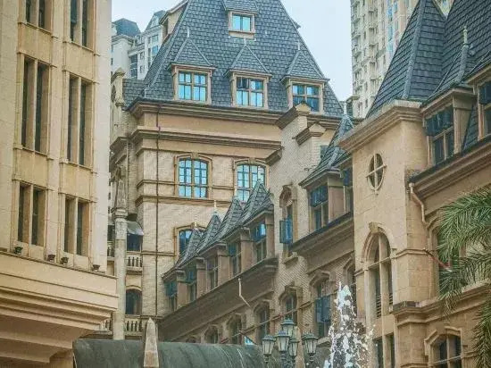 Dingsheng Hotel (Huazhong University of Science and Technology Guanggu Avenue Subway Station Store)
