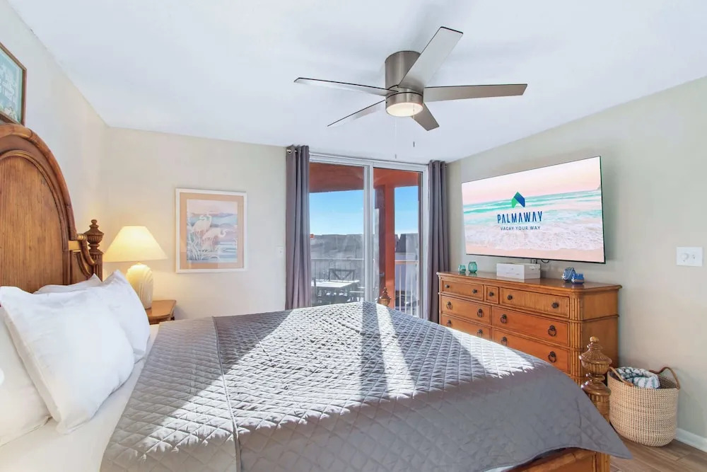 Gulf View 2 Bed Beaches Pool Dining and Fun