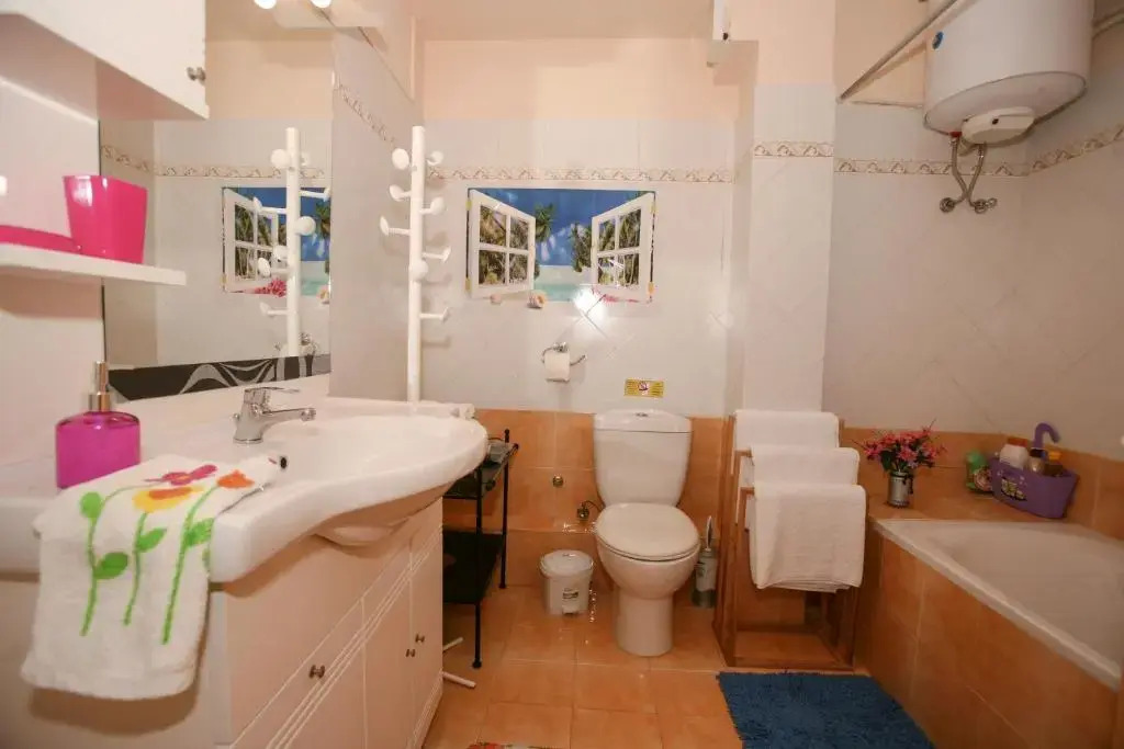 Tritsa House, 3-bedroom apt next to Corfu Town and airport