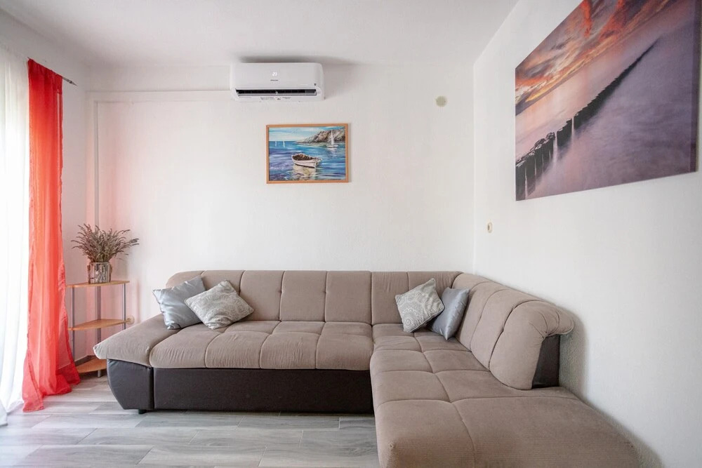 A2 - Modern apt Near the Beach With two Balconies