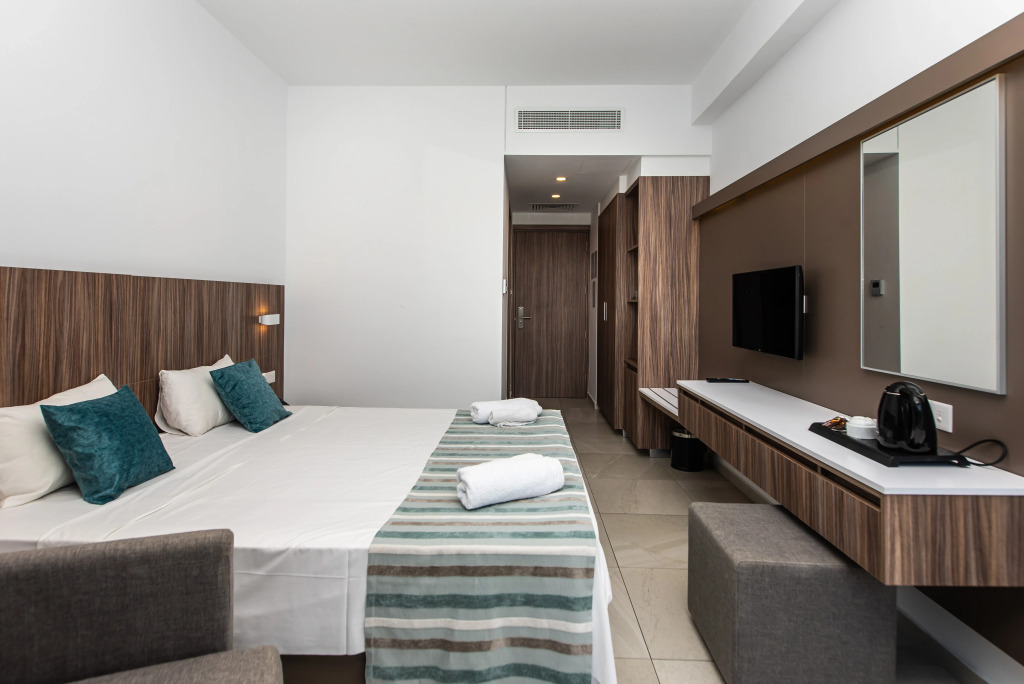 Eleana Hotel