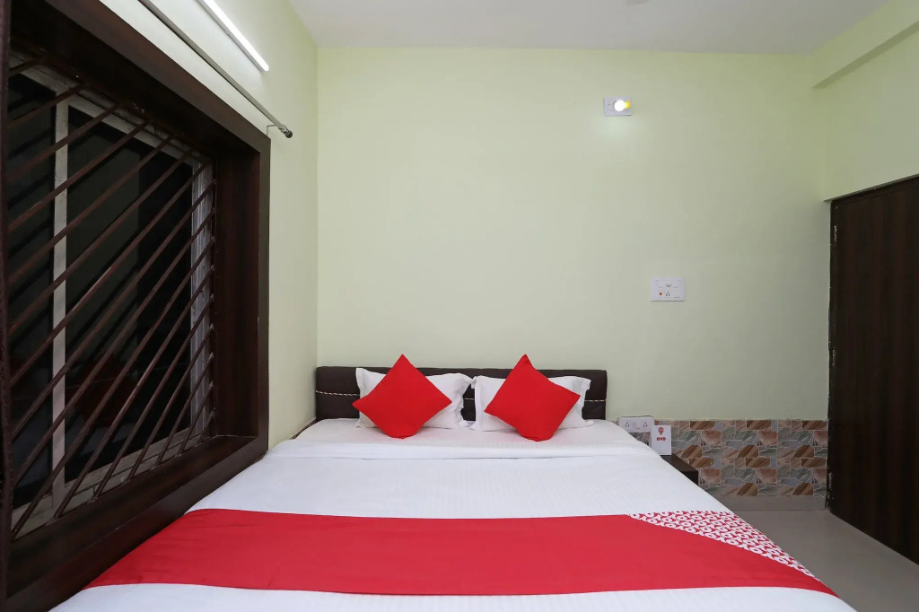 OYO 18417 Sri Hari Guest House